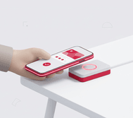 Icona del passo TAP: mano che avvicina lo smartphone al dispositivo NFC